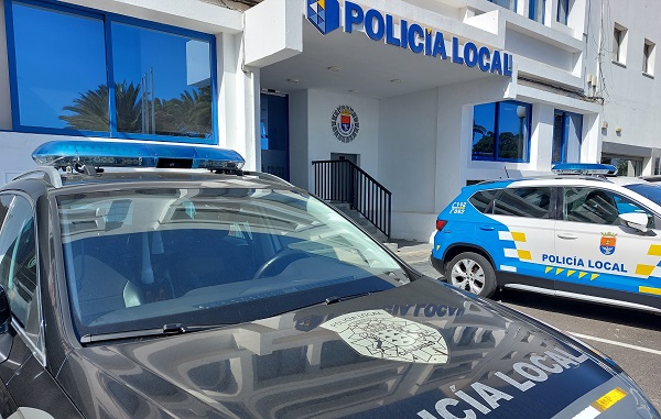 La Policía Local de Arrecife (GOAC) procedió a la detención de dos ciudadanos con órdenes de ingreso en prisión