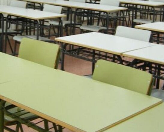 Educación publica la resolución con las instrucciones sobre el uso de móviles en los centros escolares de Canarias