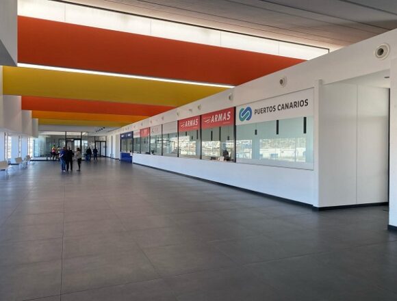 En funcionamiento la nueva terminal de pasajeros del Puerto de Playa Blanca