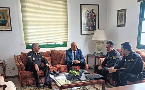 Pedro Viera recibe al Jefe Superior de la Policía Nacional de Canarias: “Lanzarote sigue estando por debajo de la media nacional de la tasa de criminalidad»