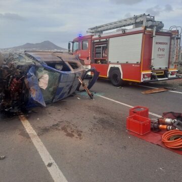 Un herido de carácter grave tras el vuelco del vehículo en el que circulaba en Muñique