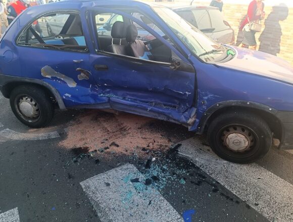 accidenteacemay24 (1) Dos personas heridas en un accidente con tres turismos implicados en Arrecife