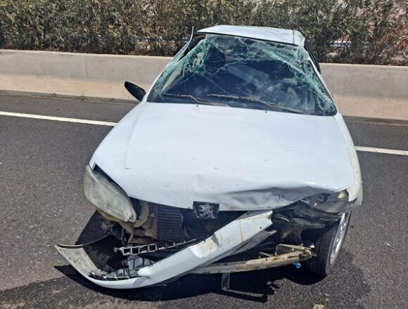 accidenteplayahondaapr24 (2) Tres heridos tras el vuelco de un vehículo en Playa Honda