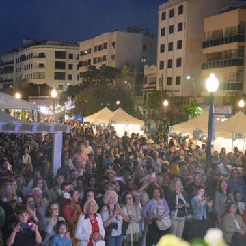 La Feria de Abril Ciudad de Arrecife llena el parque José Ramírez Cerdá