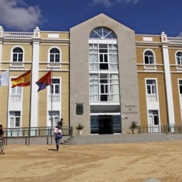 cabildo fachada Reestructura de áreas en el Cabildo de Lanzarote