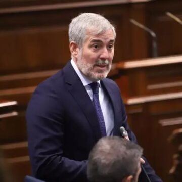 clavijo parlament Clavijo: “Estoy decepcionado con el Estado, empiezo a creer que quieren dejarnos solos ante el fenómeno migratorio”