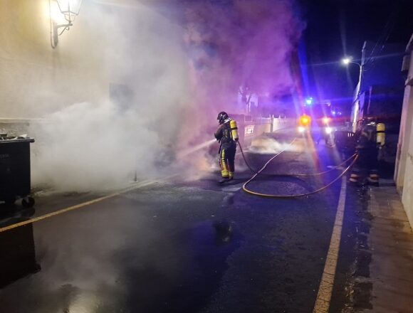incendio contenedor tao apr24 La justicia acepta la personación de Arrecife en el caso del pirómano y el Ayuntamiento reclama 60.000 euros por los daños