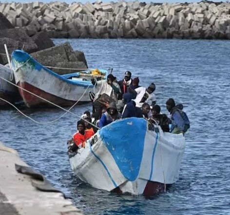 Canarias y CEAR coinciden al considerar insostenible la situación de los menores migrantes en Canarias