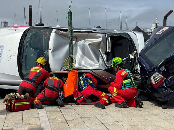 Bomberos de Lanzarote en el Encuentro Nacional (3) Los Bomberos de Lanzarote se alzan con el segundo puesto en el Encuentro Nacional de Rescate en Accidente de Tráfico