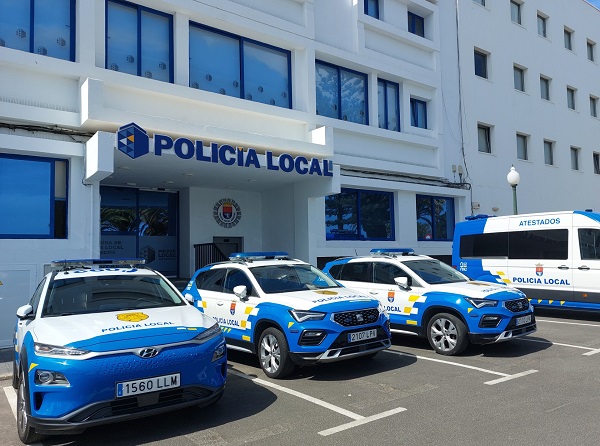 Policía Local de Arrecife La Policía Local de Arrecife intercepta a tres ocupantes de un vehículo que traficaban con viagras tras robar en un comercio de Puerto del Carmen