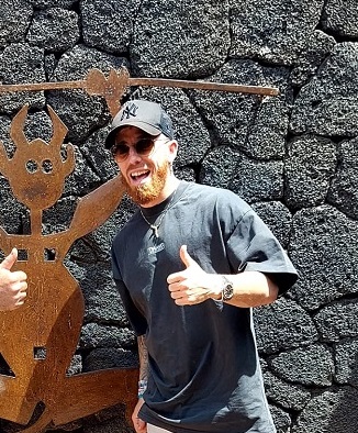 futbol iker muniain Iker Muniain espera su futuro deportivo disfrutando de unos días de vacaciones en Lanzarote
