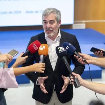 clavijo Clavijo critica que el resto de España «da la espalda» a Canarias ante la llegada de migrantes