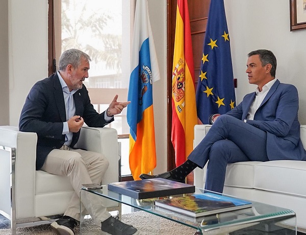 Clavijo-Sánchez 1 Clavijo espera que, tras la reunión con Sánchez, esta vez se impulse la negociación para la modificación de la Ley de Extranjería