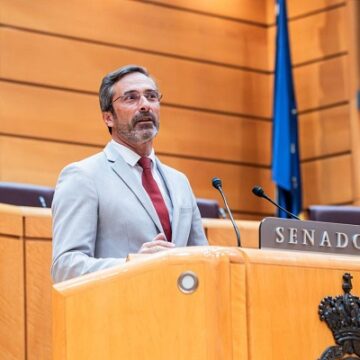 Pedro San Ginés CC Pedro San Ginés reclama al Gobierno de España que mantenga la gratuidad en las guaguas y el tranvía en Canarias en 2025