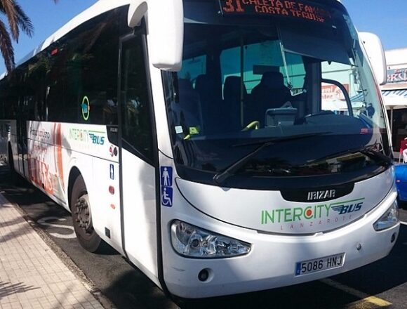 intercity guagua autobus Refuerzo del transporte público para las fiestas de la Caleta de Famara