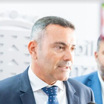 Oswaldo Betancort acusa al PSOE de generar alarma y confirma que la cesión del contrato del agua protege los intereses de Lanzarote
