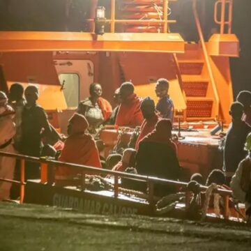patera arguineguin 2024 desbanca a 2023 en migración: el segundo con más llegadas a España (60.216) y primero en las de Canarias (43.737)