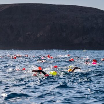 natacion travesia yaiza playas de papagayo El Servicio Insular de Deportes abre este miércoles las inscripciones de la XXX Travesía a Nado El Río