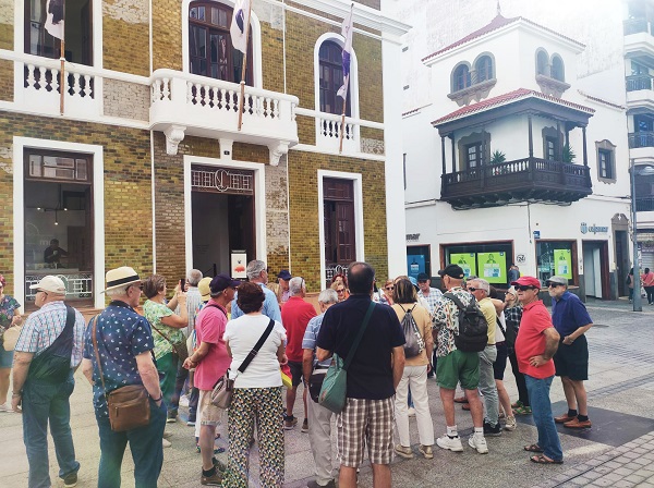arrecife calle real Canarias gana más de 25.000 habitantes en un año y supera los 2,2 millones