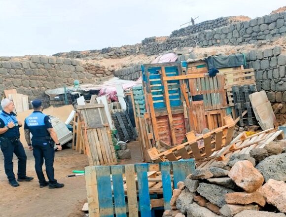 drogas arrecife policia La Policía Local de Arrecife desmantela otro ‘fumadero’ de drogas en la zona de las antiguas salinas de Naos