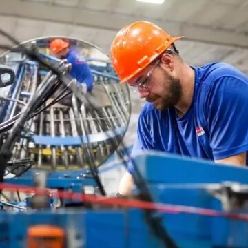 empleo trabajo paro La creación de empresas sube en Canarias un 37,5% en mayo