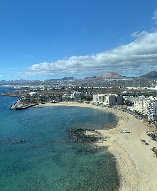 arrecife reducto parque tematico Arrecife adjudica el servicio de hamaca y sombrillas en la playa de El Reducto
