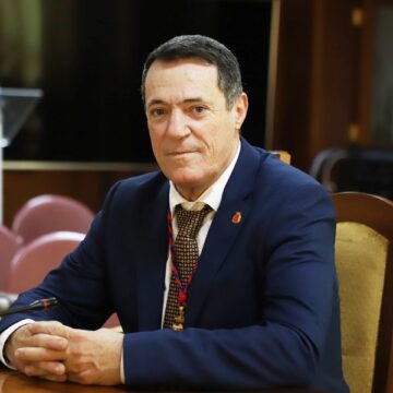 vox oscar perez Vox denuncia que el Cabildo de Lanzarote ha gastado casi once millones de euros en residencias de menores en los últimos tres años