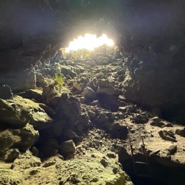 Una expedición científica italiana explora el increíble Tubo Volcánico de La Corona
