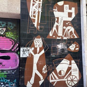 cesar manrique madrid PP y PSOE, pelea de notas de prensa por la medallita por la protección del mural de Cesar Manrique en Madrid