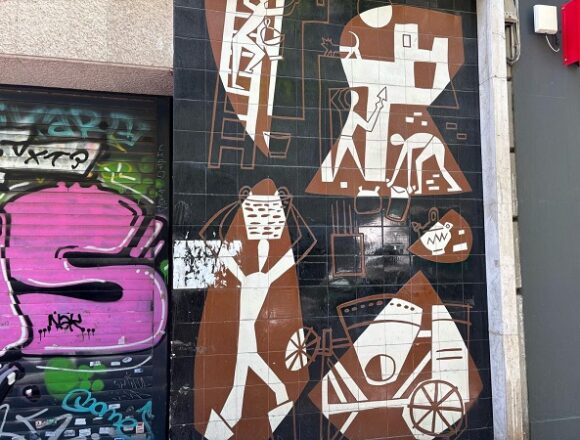cesar manrique madrid PP y PSOE, pelea de notas de prensa por la medallita por la protección del mural de Cesar Manrique en Madrid