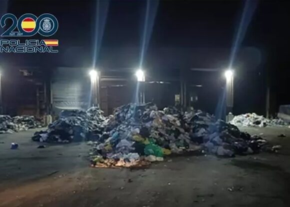 feto bebe basura may25 Detenida tras dar a luz en su casa a las 34 semanas de embarazo y deshacerse del feto en un contenedor en Lanzarote