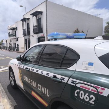 guardia civil La Guardia Civil investiga a tres personas por varios robos con fuerza en el interior de vehículos en Costa Teguise