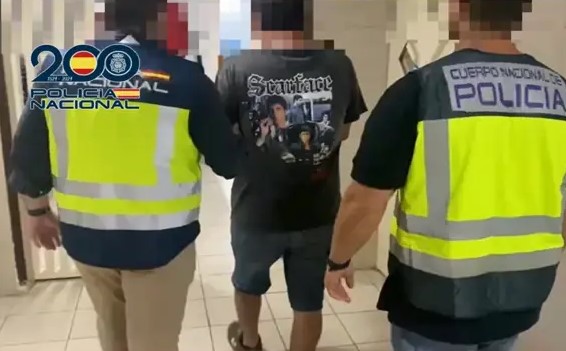 policia apuñalado ace jun25 Detienen a un hombre por apuñalar a otro en las inmediaciones de un bar de Arrecife