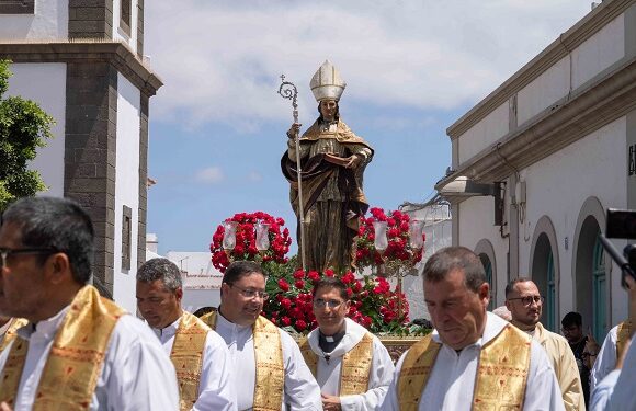 San Ginés arrecife aug25 Devoción y solemnidad en la eucaristía y procesión en honor de San Ginés