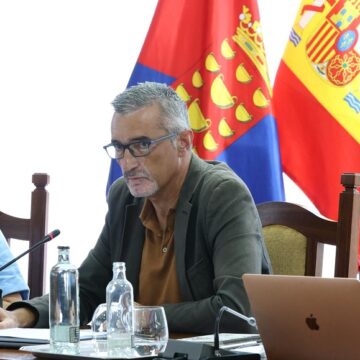 Marci Acuña, consejero de Bienestar Social El Cabildo refuerza la supervisión y corrige las deficiencias estructurales heredadas en la residencia Amavir Tías