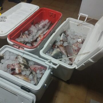La Guardia Civil interviene 100 kilos de pescado a cuatro pescadores deportivos en la isla de Lanzarote