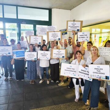 protesta hospital nov25 Técnicos Superiores Sanitarios protestan en el Hospital Molina Orosa