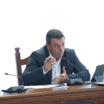 Óscar Noda considera que Lanzarote no merece el cinismo de Oswaldo Betancort