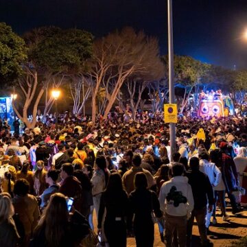 Fantasía, ritmo y participación multitudinaria en el Gran Coso del Carnaval de Arrecife