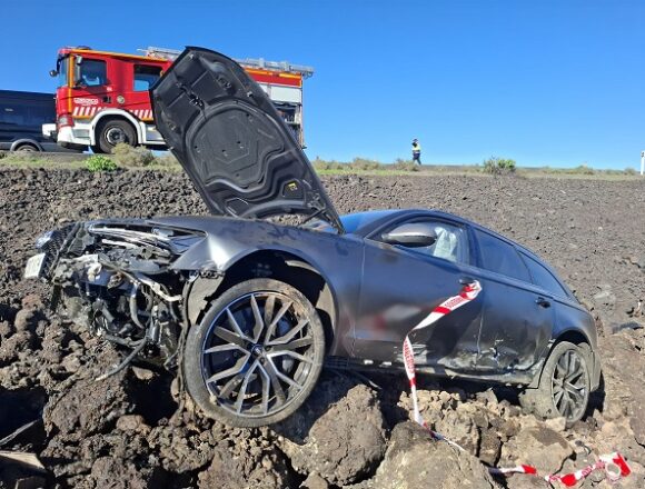 accidente yaiza jan26 Los bomberos actúan en un nuevo vuelco de vehículo con heridos en Yaiza