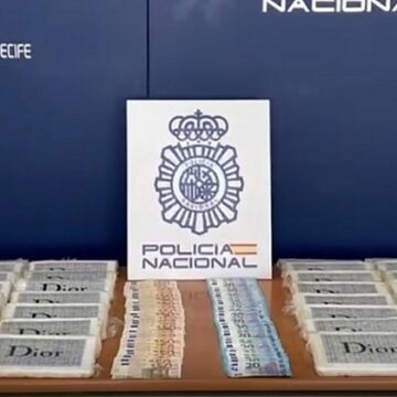 policia droga costa teguise apr26 Cinco detenidos con 21 kilos de cocaína en una autocaravana en Costa Teguise
