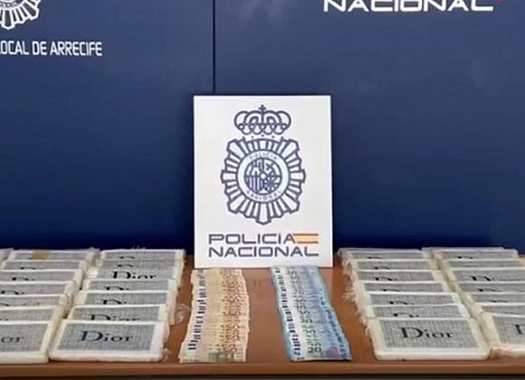 policia droga costa teguise apr26 Cinco detenidos con 21 kilos de cocaína en una autocaravana en Costa Teguise