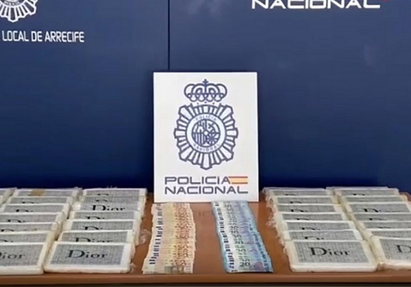 policia droga costa teguise apr26 Cinco detenidos con 21 kilos de cocaína en una autocaravana en Costa Teguise