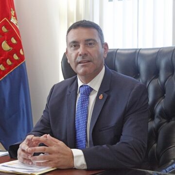 Oswaldo Betancort, presidente del Cabildo de Lanzarote (2) Oswaldo Betancort reclama explicaciones al Estado por la situación del SIVE en Lanzarote ante el repunte migratorio