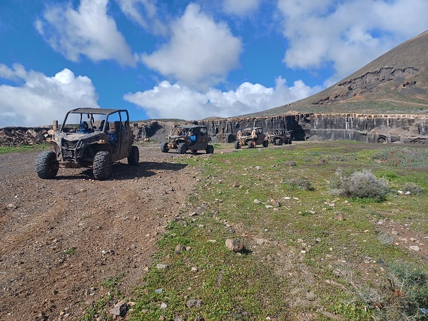 Sanción Buggies guatiza jun26 Expediente sancionador por una ruta ilegal de seis buggies fuera de caminos autorizados en Guatiza