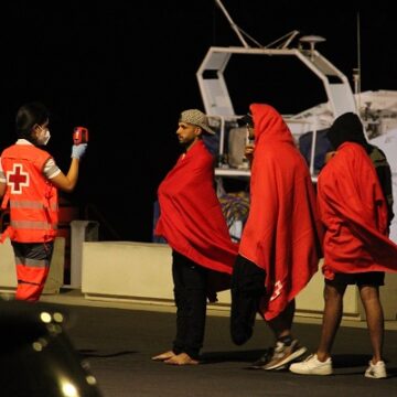 patera aug Salvamento Marítimo rescata a 241 migrantes en tres pateras cerca de Lanzarote