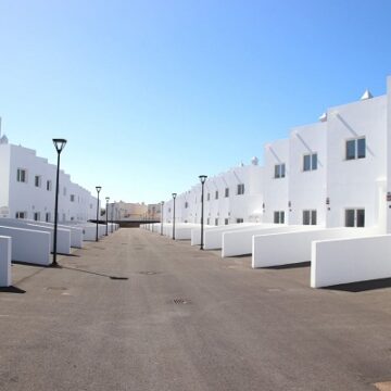 viviendas yaiza aug26 Yaiza denuncia que siguen sin adjudicarse las 42 viviendas públicas compradas por Canarias y el Cabildo en Playa Blanca