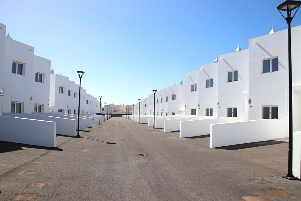 viviendas yaiza aug26 Yaiza denuncia que siguen sin adjudicarse las 42 viviendas públicas compradas por Canarias y el Cabildo en Playa Blanca