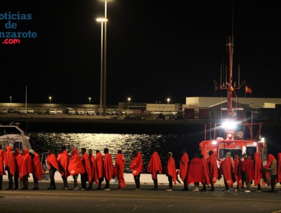 patera 24 sept Salvamento Marítimo rescata en dos días ocho pateras con 457 personas
