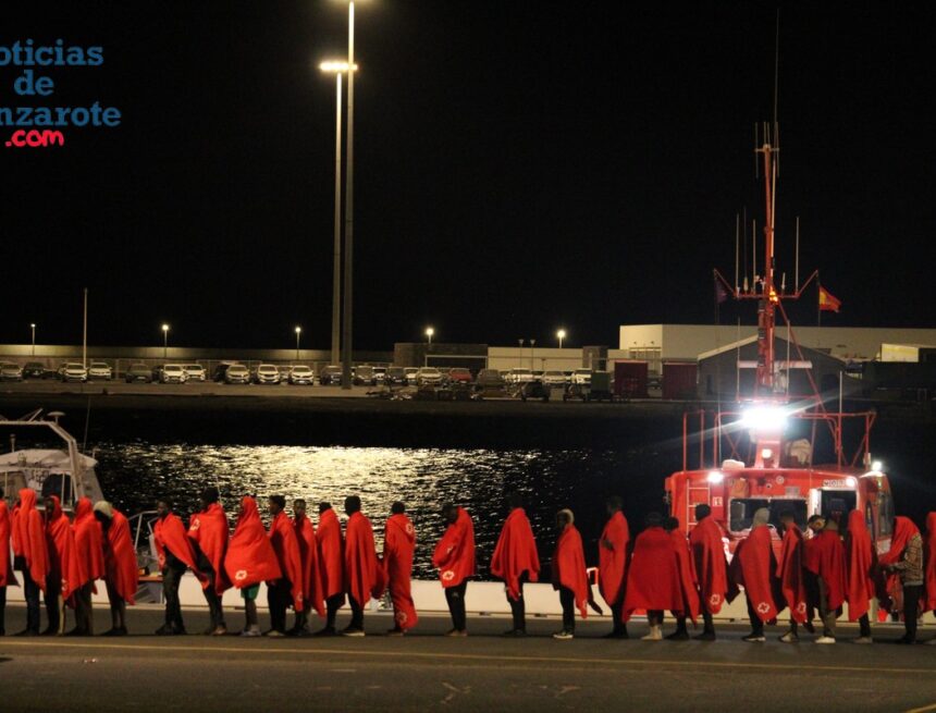 patera 24 sept El alcalde de Arrecife pide la expulsión inmediata de los 3 inmigrantes acusados de violación a mujer en patera y desembarcados en Lanzarote